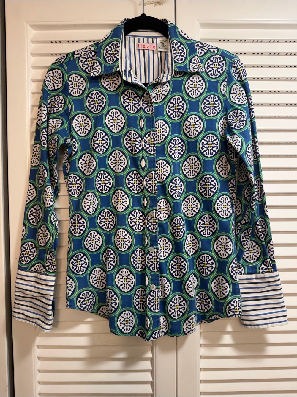 Tizzie Green and Blue Printed Button-Down Shirt
